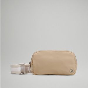 Lululemon Everywhere Crossbody Trench/White Opal